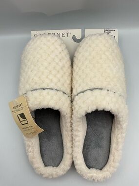 Cabernet Slippers Size XL (11-12) Cream Plush Slip-On Slippers